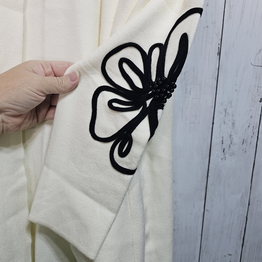 NWT Cato Collection Limited Edition Cream Long Cardigan Black Flowers Size 2X. - Picture 9 of 10